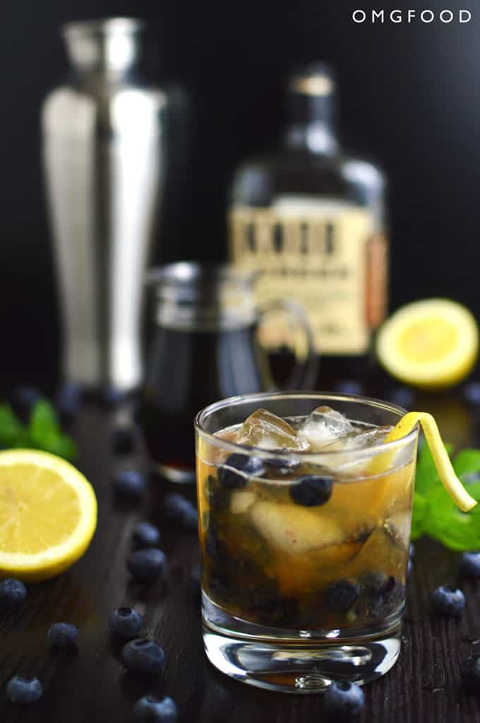 Blueberry Basil Bourbon Smash OMGfood