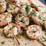Garides Souvlakia (Skewered Shrimp) | omgfood.com