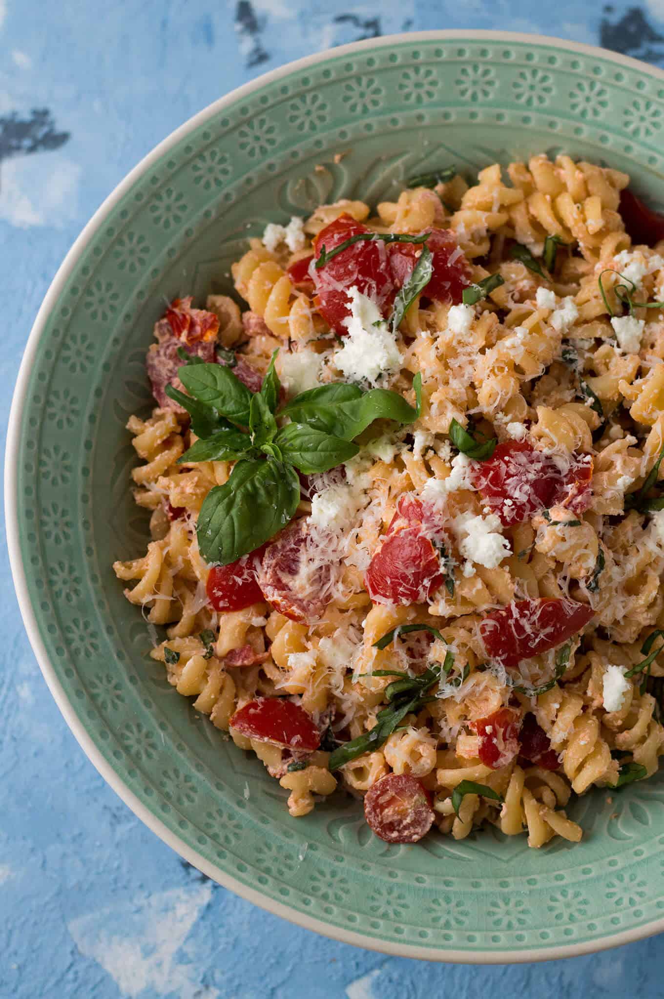 Pasta with Goat Cheese, Tomatoes, and Crispy Garlic | omgfood.com